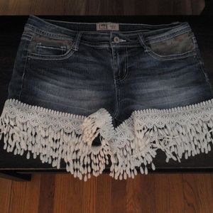 Cute lei size 9 shorts